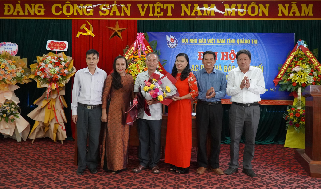 Ra mắt Ban Chủ nhiệm CLB nh&agrave; b&aacute;o cao tuổi nhiệm kỳ 2022-2027 