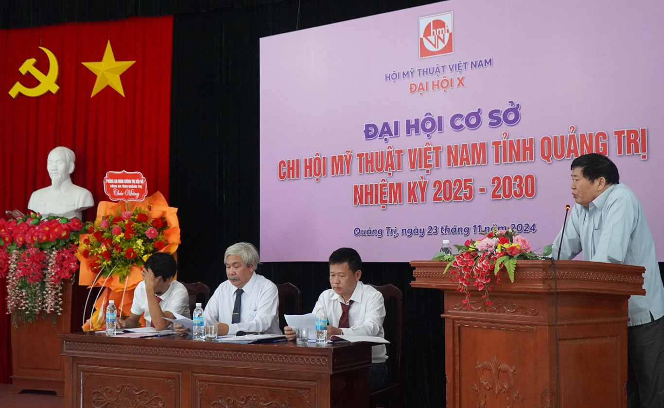 &Ocirc;ng Nguyễn Văn D&ugrave;ng - Chủ tịch Hội VHNT tỉnh Quảng Trị ph&aacute;t biểu tại đại hội - Ảnh: T.N