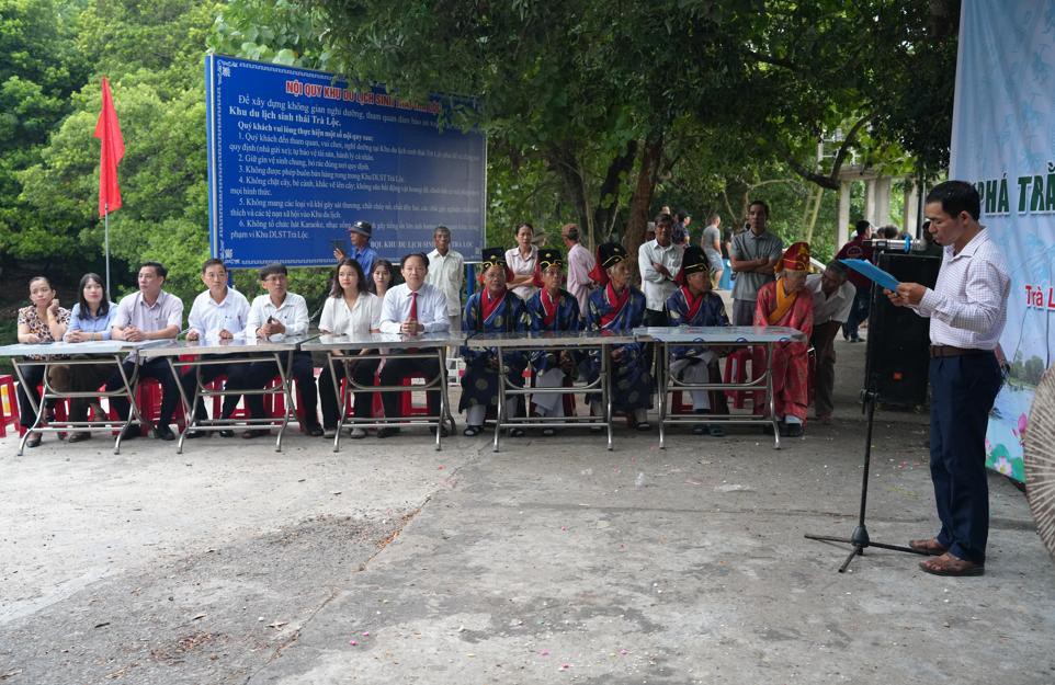 Đại biểu dự lễ hội ''ph&aacute; trằm'' năm 2024 - Ảnh: T.N