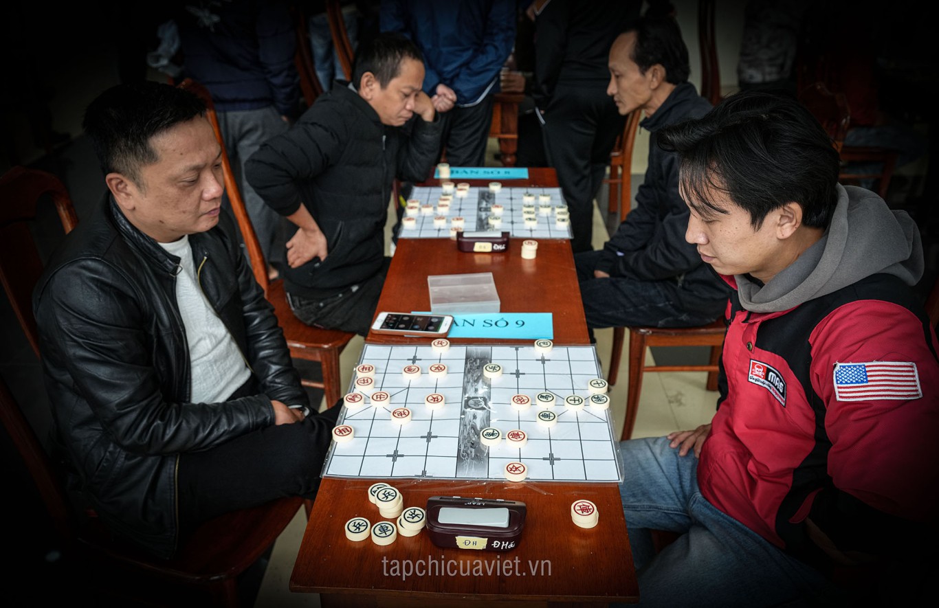 Căng thẳng tranh t&agrave;i m&ocirc;n cờ tướng - Ảnh: P.V