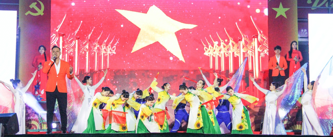 Chương tr&igrave;nh nghệ thuật đặc biệt &ldquo;Kh&aacute;t vọng vươn m&igrave;nh&rdquo; - Ảnh: P.V