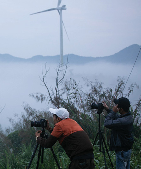 Vượt qua cung đường hơn 100km,cheo leo, hiểm trở, th&agrave;nh quả l&agrave; 10 ph&uacute;t chụp m&acirc;y.