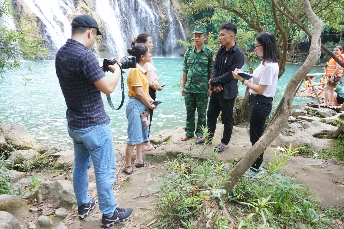 T&igrave;m hiểu m&ocirc; h&igrave;nh du lịch cộng đồng ở th&aacute;c T&agrave; Puồng của đồng b&agrave;o V&acirc;n Kiều th&ocirc;n T&agrave; Puồng