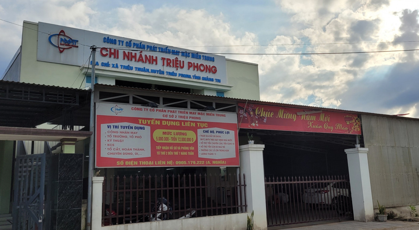 C&aacute;c c&ocirc;ng ty may mặc mở chi nh&aacute;nh về tận n&ocirc;ng th&ocirc;n với nhiều chế độ ph&uacute;c lợi - Ảnh: P.A