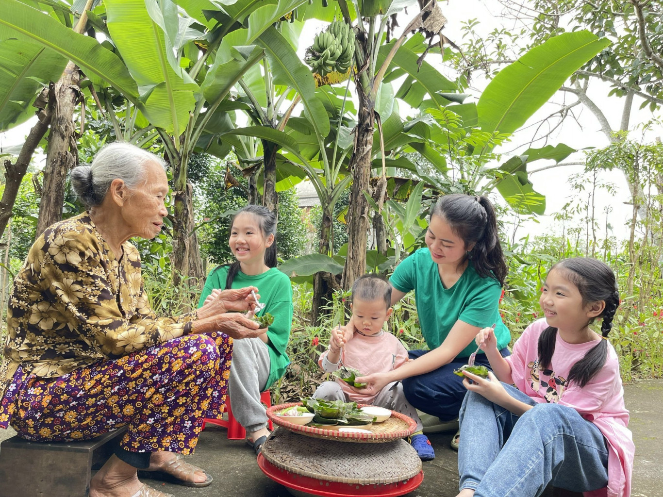 Người d&acirc;n miền biển đều &ldquo;nghiện&rdquo; m&oacute;n qu&agrave; qu&ecirc; bổ dưỡng. Trẻ nhỏ c&oacute; thể ăn một l&uacute;c 4, 5 b&aacute;nh mới hết th&ograve;m th&egrave;m.