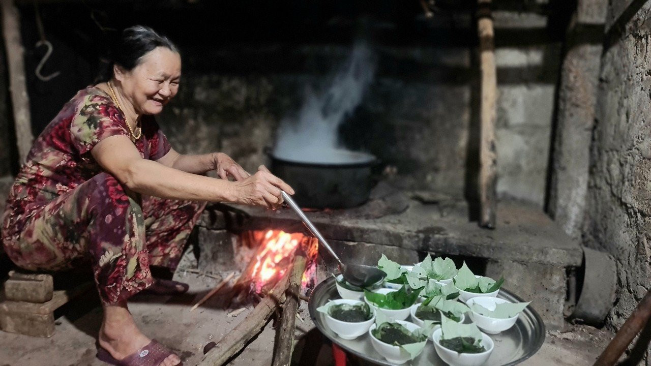 Rau c&acirc;u nguy&ecirc;n thủy đ&atilde; sẵn vị ngọt thanh tự nhi&ecirc;n n&ecirc;n qu&aacute; tr&igrave;nh chế biến người nấu kh&ocirc;ng cần th&ecirc;m bất kỳ gia vị n&agrave;o nữa.