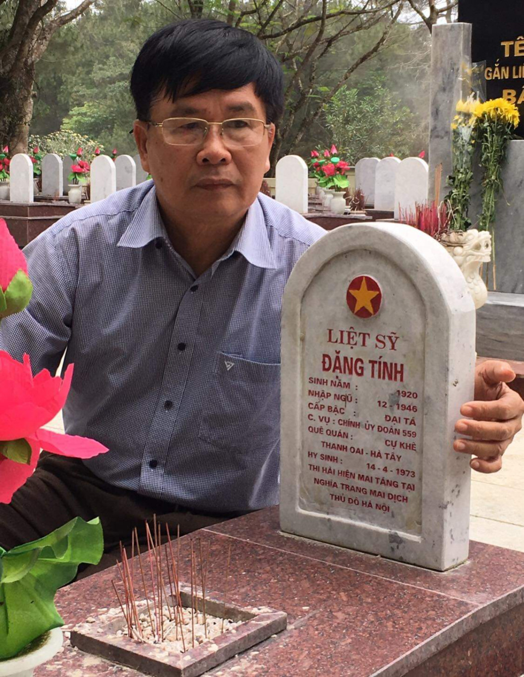 Nh&agrave; thơ Nguyễn Hữu Thắng