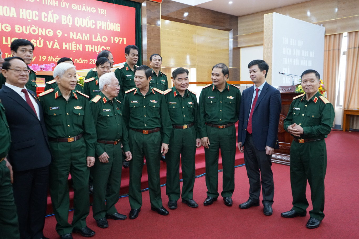 Gặp gỡ c&aacute;c nh&acirc;n chứng lịch sử tham gia Chiến dịch Đường 9 - Nam L&agrave;o.