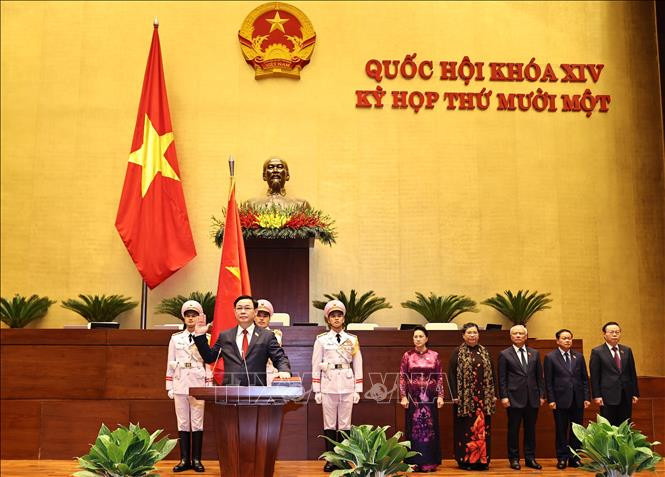 Chủ tịch Quốc hội Vương Đ&igrave;nh Huệ tuy&ecirc;n thệ nhậm chức. Ảnh: Trọng Đức/TTXVN