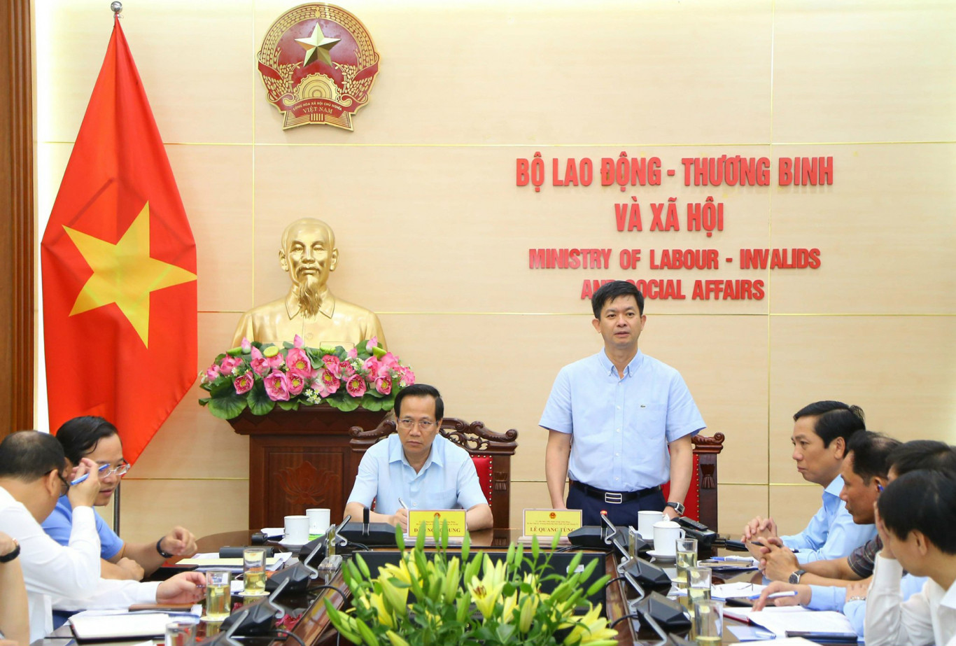 B&iacute; thư Tỉnh ủy L&ecirc; Quang T&ugrave;ng nhấn mạnh, việc thực hiện c&aacute;c ch&iacute;nh s&aacute;ch đối với người c&oacute; c&ocirc;ng, c&ocirc;ng t&aacute;c đền ơn đ&aacute;p nghĩa v&agrave; an sinh x&atilde; hội l&agrave; lĩnh vực tỉnh đặc biệt quan t&acirc;m- Ảnh B.A  