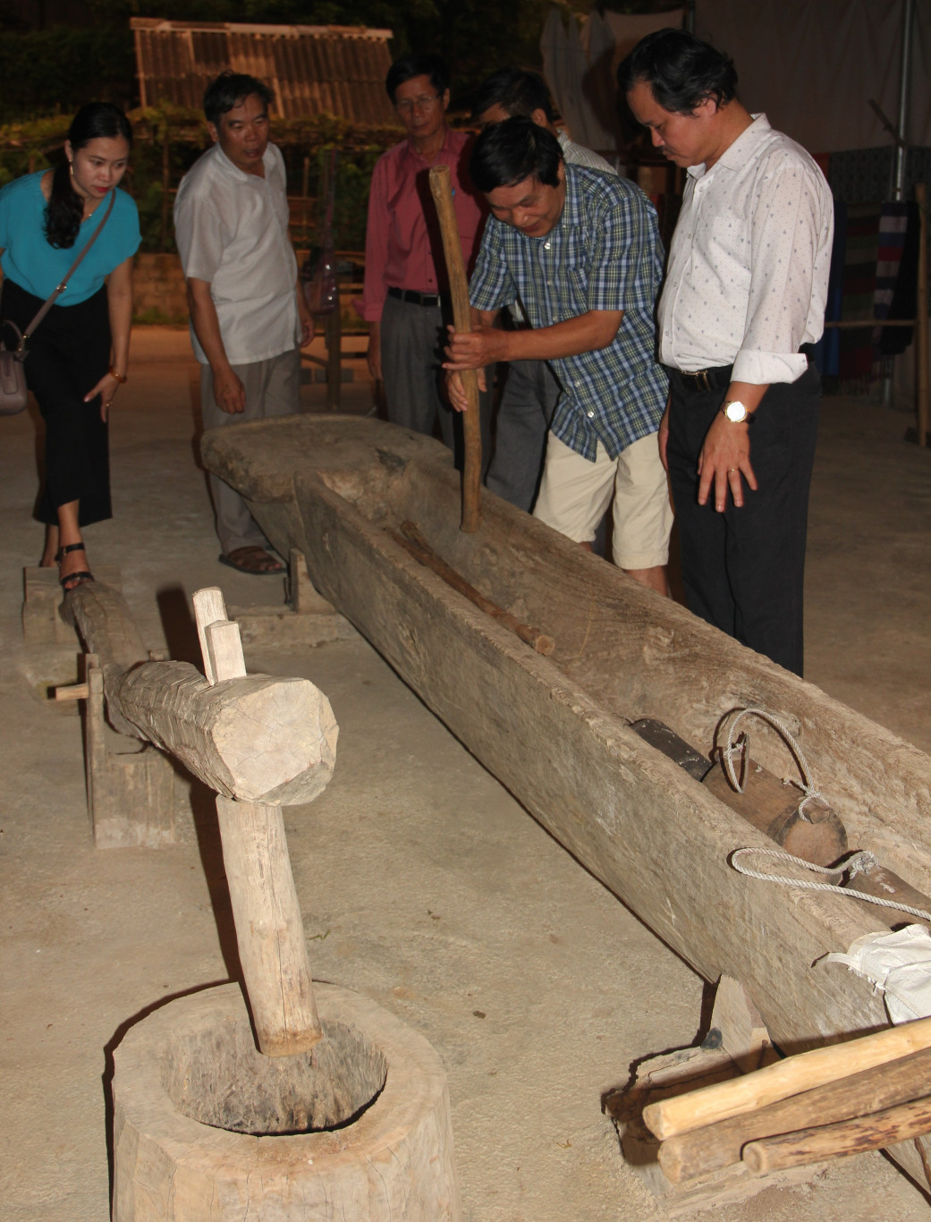 Tham quan kh&ocirc;ng gian l&agrave;ng qu&ecirc; tại tỉnh H&ograve;a B&igrave;nh  - Ảnh: Thanh Tịnh